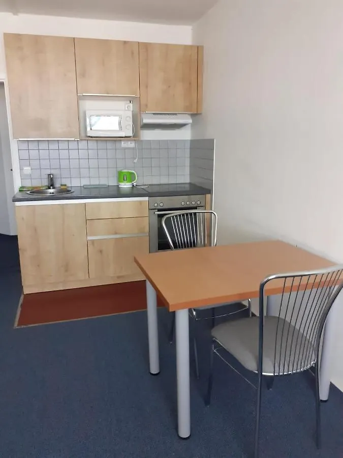 Km House Cerny Most Hostel Prague