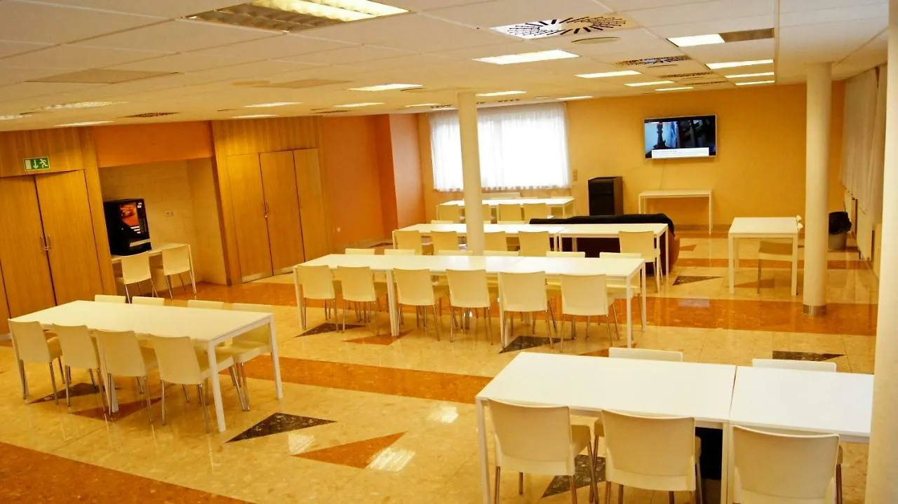 Km House Cerny Most Hostel Prague